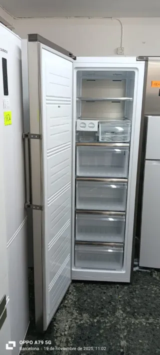 CONGELADOR VERTICAL HISENSE NO FROST ENERGÍA A+