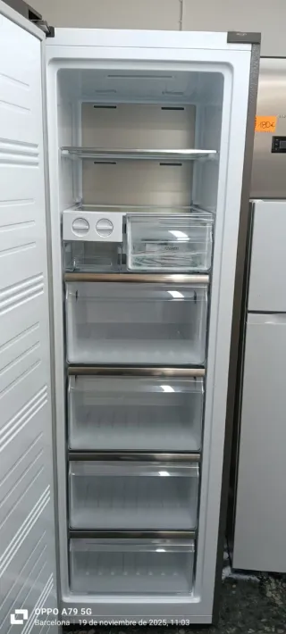 CONGELADOR VERTICAL HISENSE NO FROST ENERGÍA A+