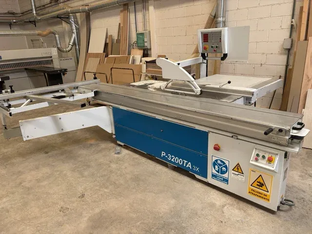 Escuadradora Automática P-3200TA3X. buen estado