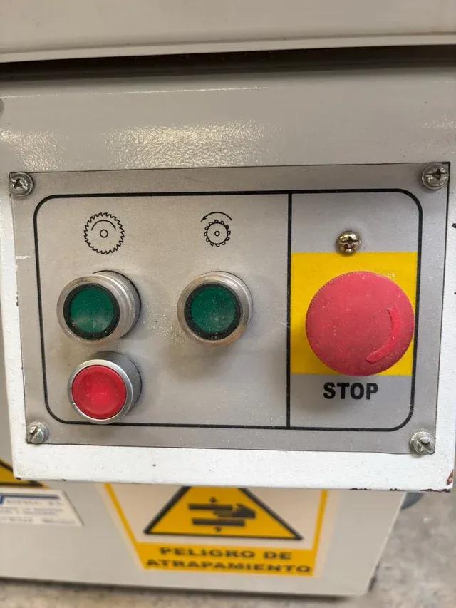 Escuadradora Automática P-3200TA3X. buen estado