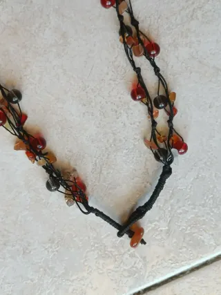 Collana artigianale etnica con pietre naturali