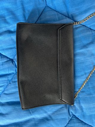 Borsa Love Moschino nera con tracolla oro