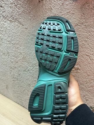 Nike V2K Run Emerald Green