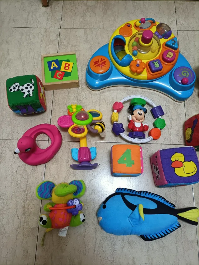 Lote de juguetes infantiles variados