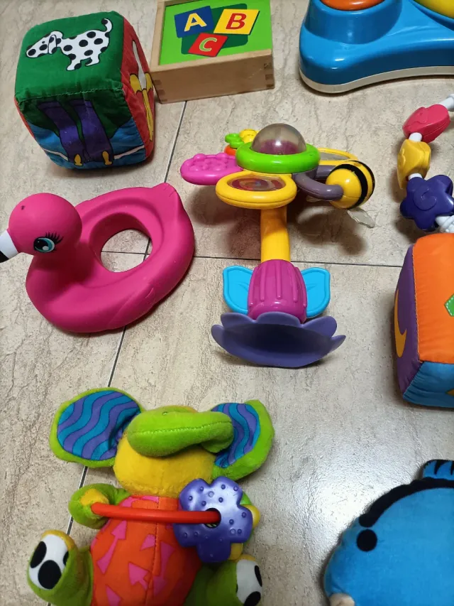 Lote de juguetes infantiles variados