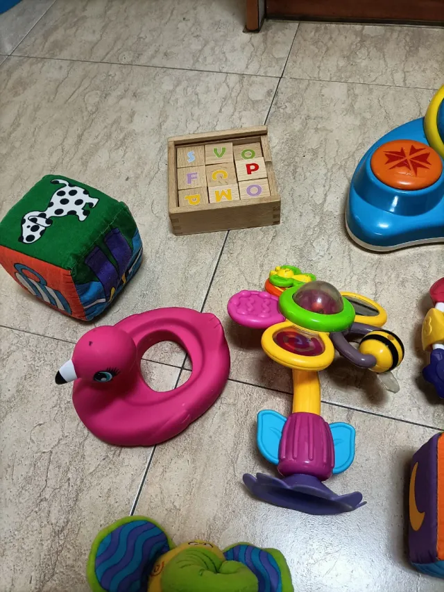 Lote de juguetes infantiles variados