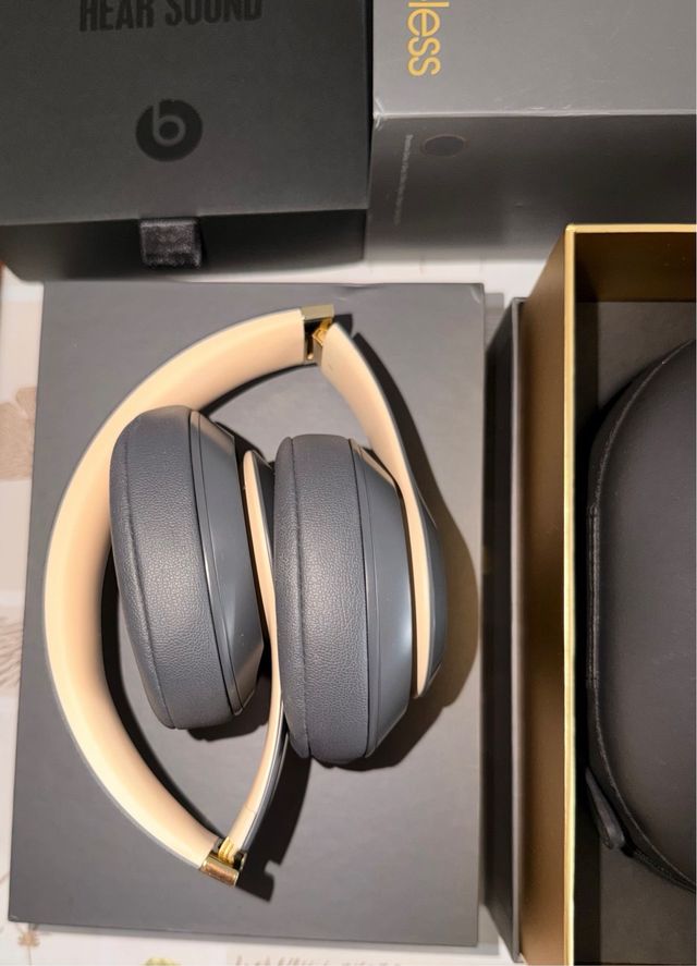 Beats Studio 3 Wireless by Dr. Dre