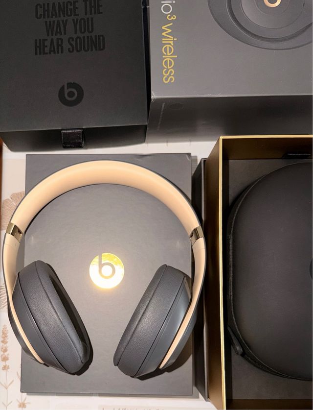 Beats Studio 3 Wireless by Dr. Dre