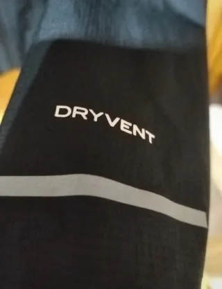 The North Face Dryvent Negra