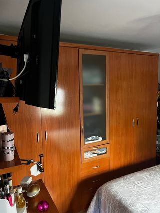 Set : armario , 2 mesitas de noche y mueble.
