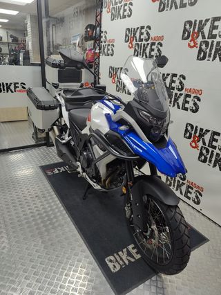 MACBOR MONTANA XR5 CON MALETAS