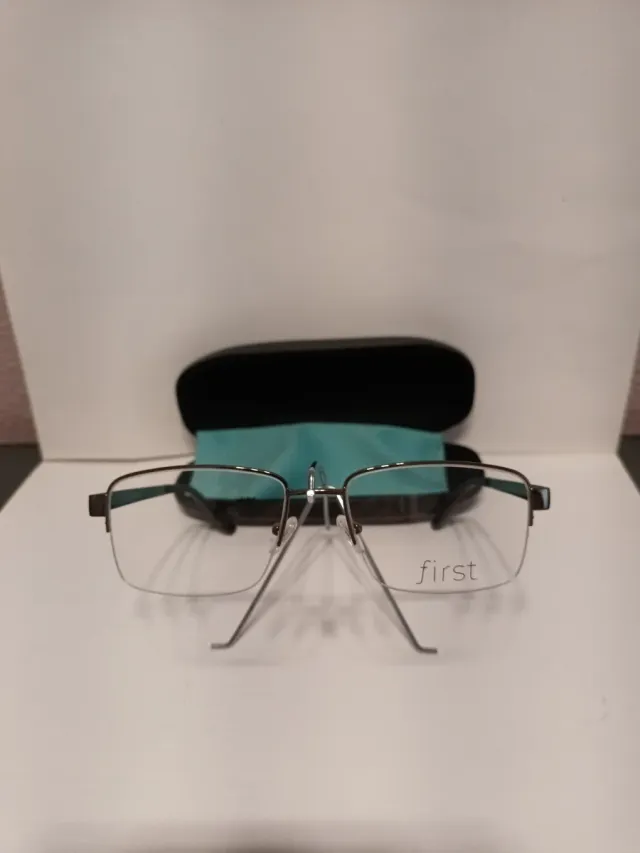 Montura de gafas First gris metalico