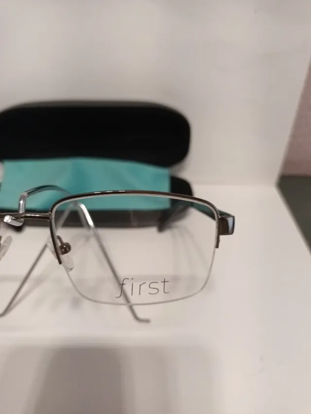 Montura de gafas First gris metalico