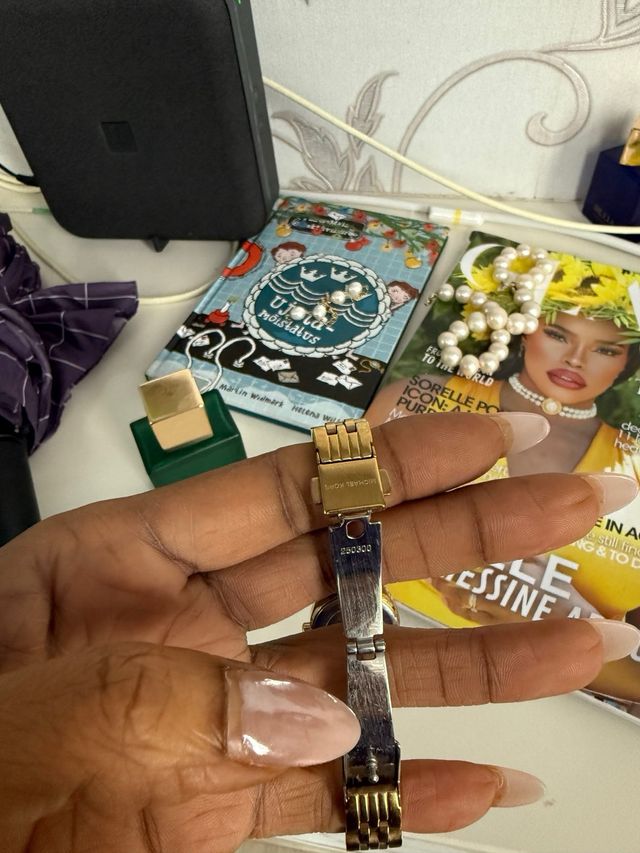 Reloj Michael Kors oro y Diamantitos en la esfera