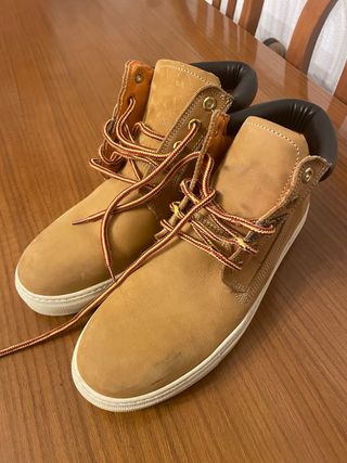 Botas estilo Timberland Talla 42