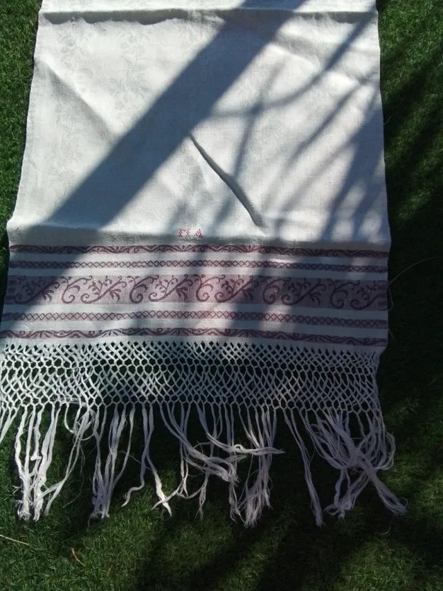 Toalla antigua de lino beige y blanco