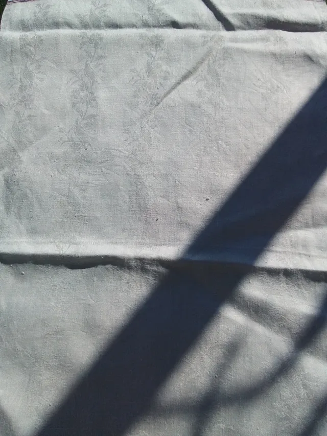 Toalla antigua de lino beige y blanco