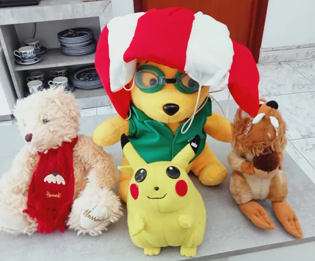 Lote 4 Peluches: Winnie, Pikachu, Oso, Morsa