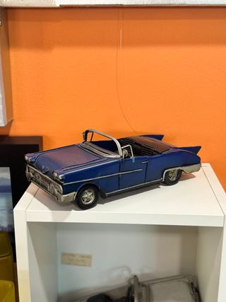 Figura Coche Azul Metal