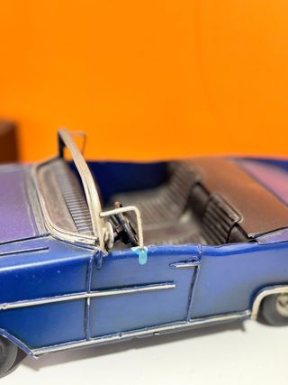 Figura Coche Azul Metal