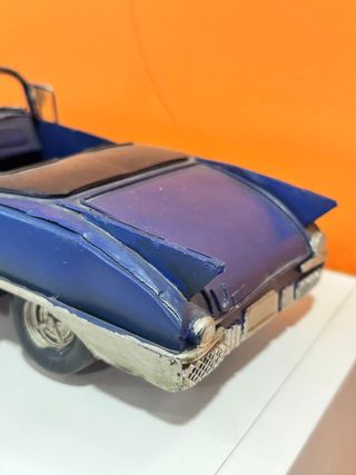 Figura Coche Azul Metal