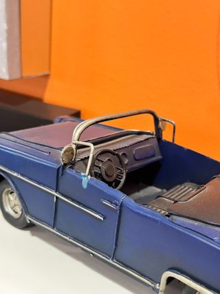 Figura Coche Azul Metal
