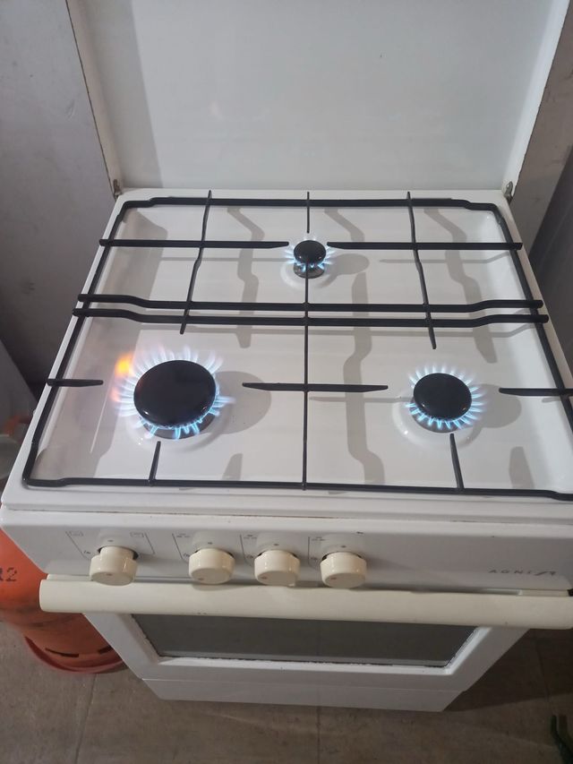 Cocina de gas 3 fuegos Butano