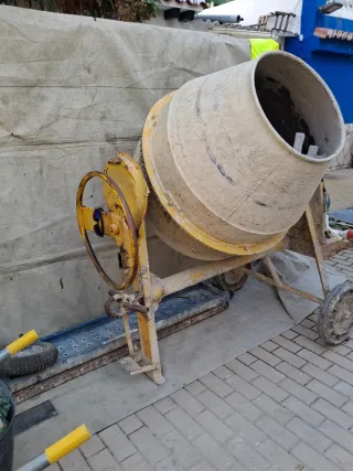 Hormigonera  de 380v en perfecto estado