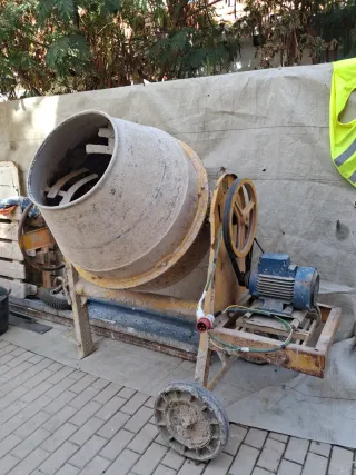 Hormigonera  de 380v en perfecto estado