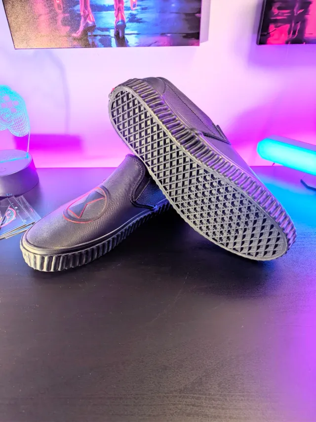 Vans Slip-On Black Widow Marvel