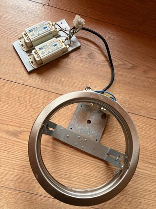 Foco empotrable redondo con balastros