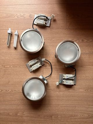 Foco empotrable redondo con balastros