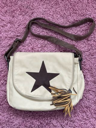 Bolso bandolera beige con estrella