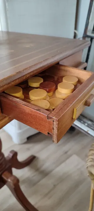 Mesa de ajedrez de madera