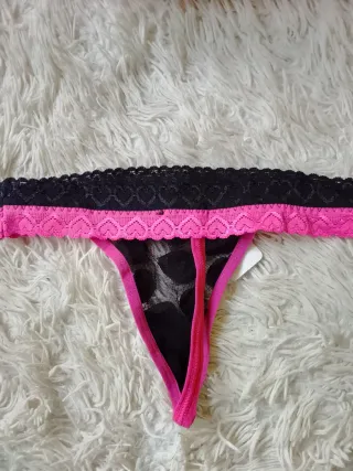 Tanga sexy fucsia y negro