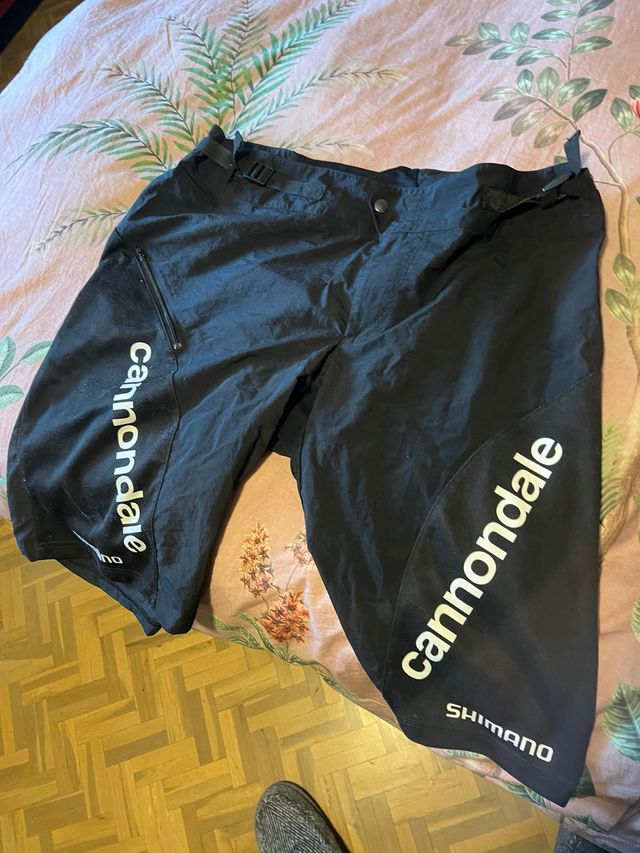 Bermuda Cannondale Shimano Negra