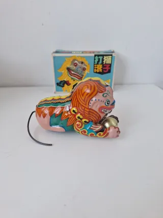 Giocattolio di latta funzionante