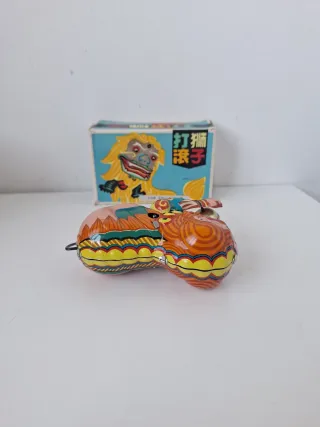 Giocattolio di latta funzionante