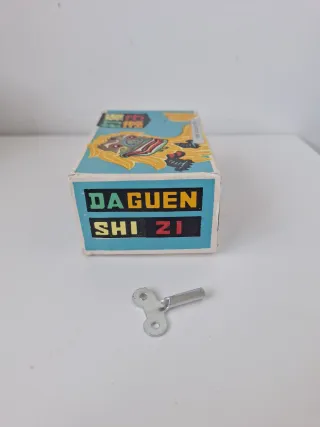 Giocattolio di latta funzionante