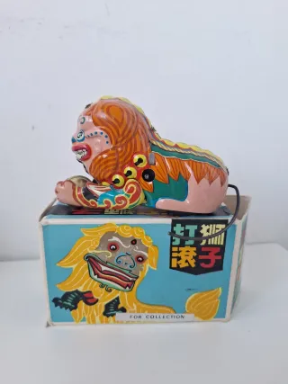 Giocattolio di latta funzionante