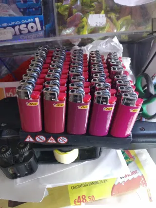 BIC Confezione 50 accendini BIC piccoli nuovi