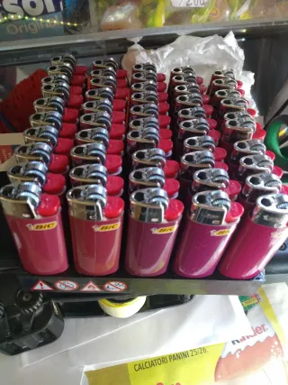 BIC Confezione 50 accendini BIC piccoli nuovi