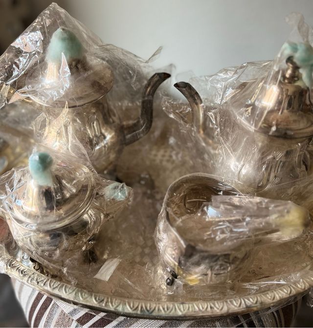 Conjunto de té en metal