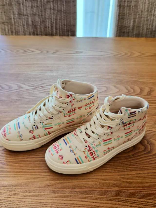 Botines altas estampadas