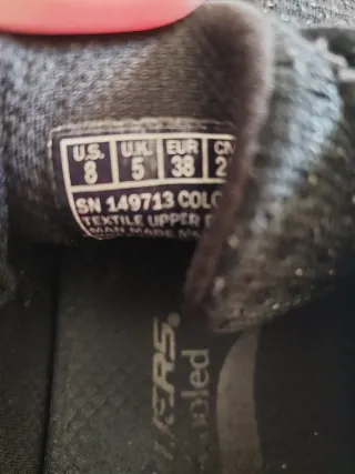 Zapatillas Skechers Talla 38 Negras y Blancas