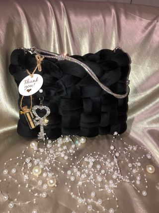 Borsa artigianale nera intrecciata