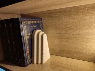 Fermolibri in cemento