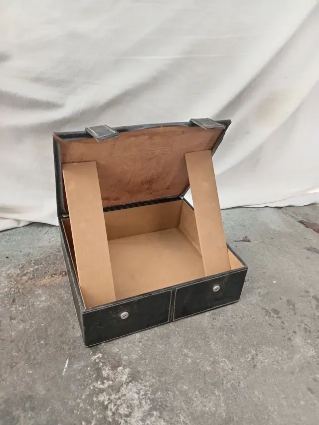 Cassetto organizzatore in pelle e legno