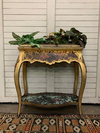 Mueble Auxiliar. Jardinera Antigua.