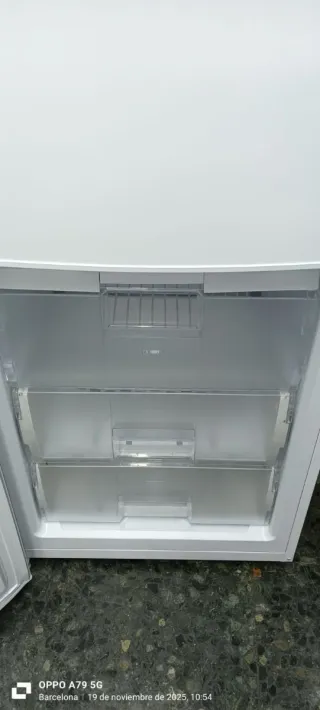 NEVERA COMBI SMEG NO FROST ENERGÍA A+.